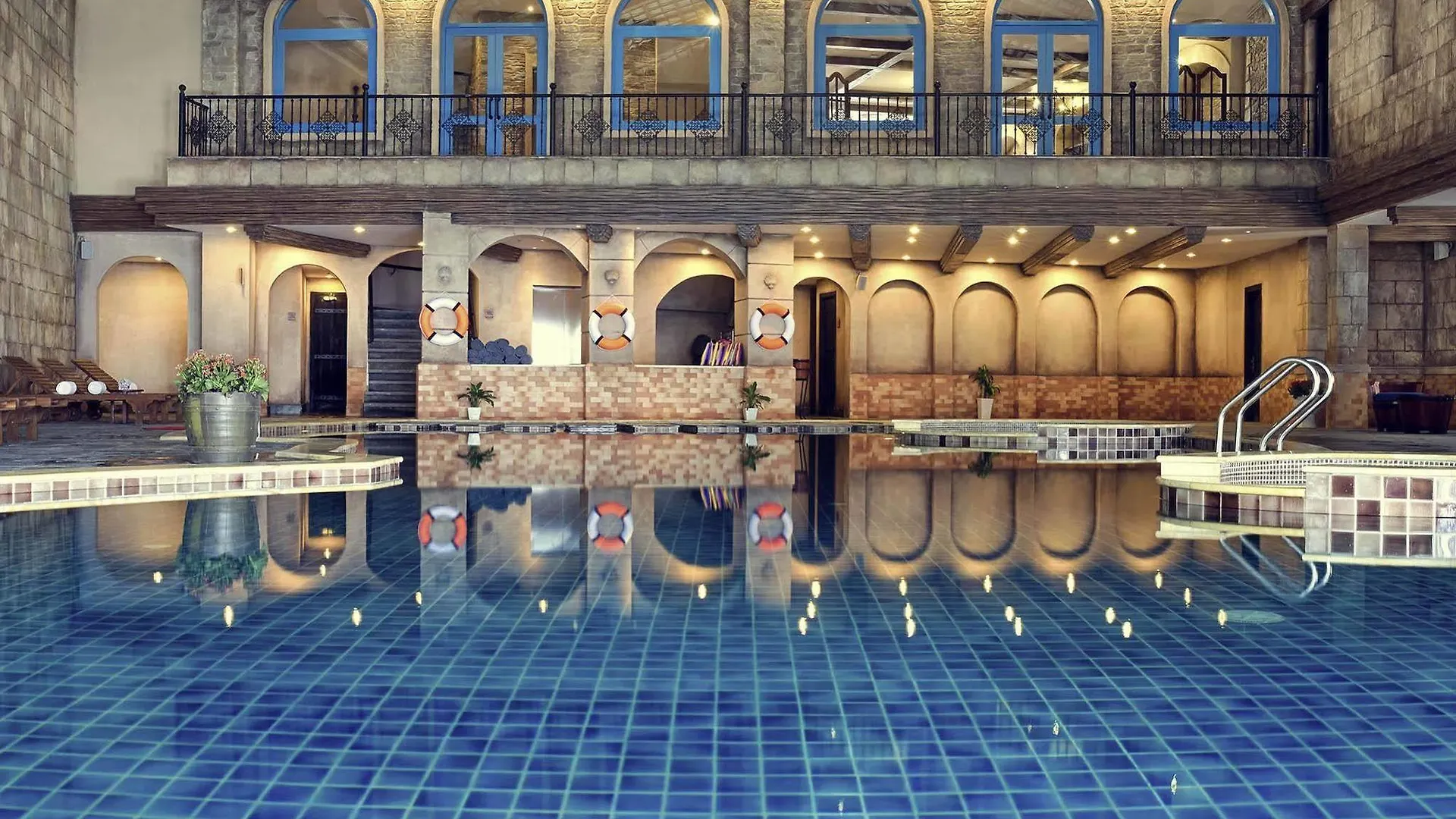 Mercure Banahills French Village 다낭 4*,